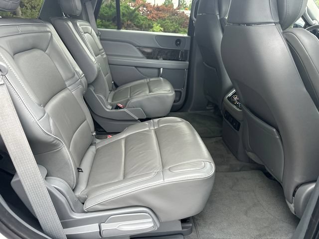 Used 2019 Lincoln Navigator Reserve AWD/4WD image 17