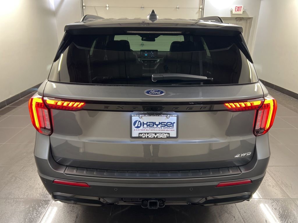 New 2026 Ford Explorer ST-Line w/ ST-Line Street Pack image 5