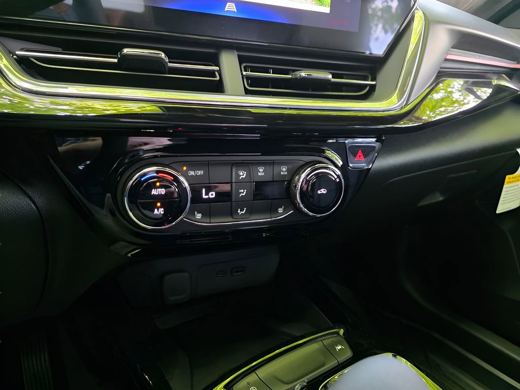 New 2026 Chevrolet Equinox LT w/ Safety and Technology Package FWD image 24