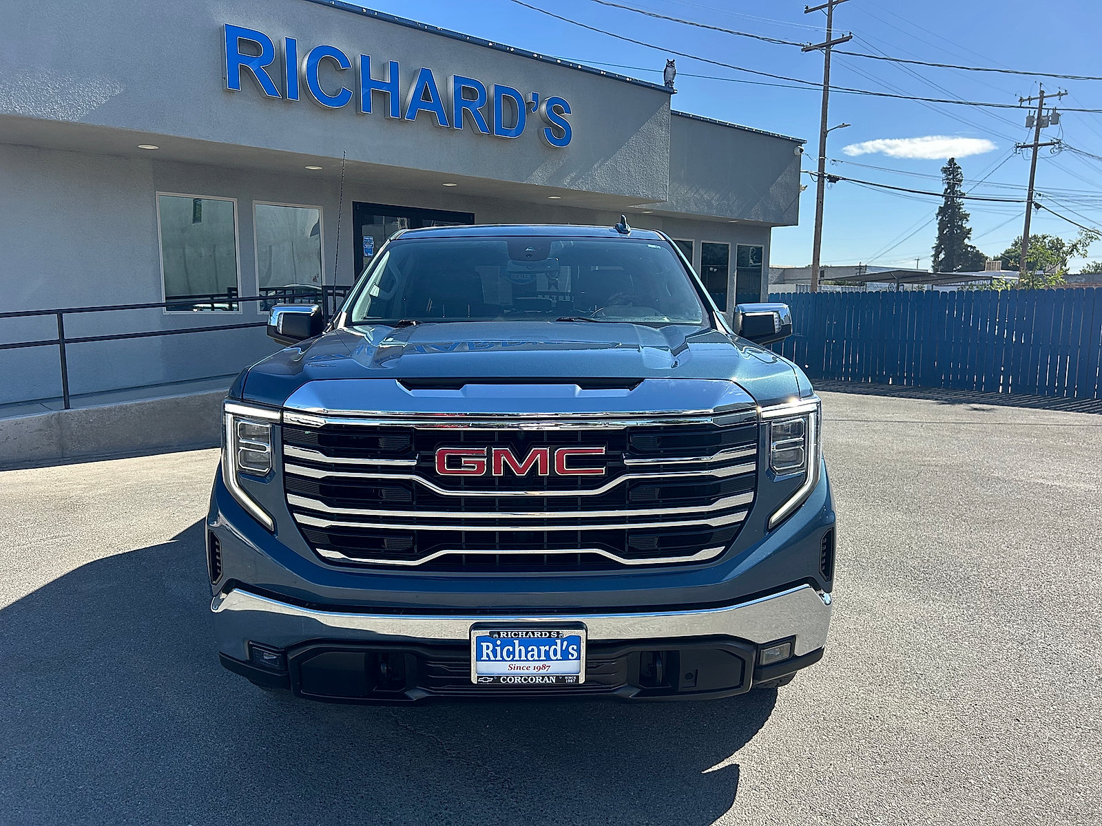 Used 2024 GMC Sierra 1500 SLT AWD/4WD image 8