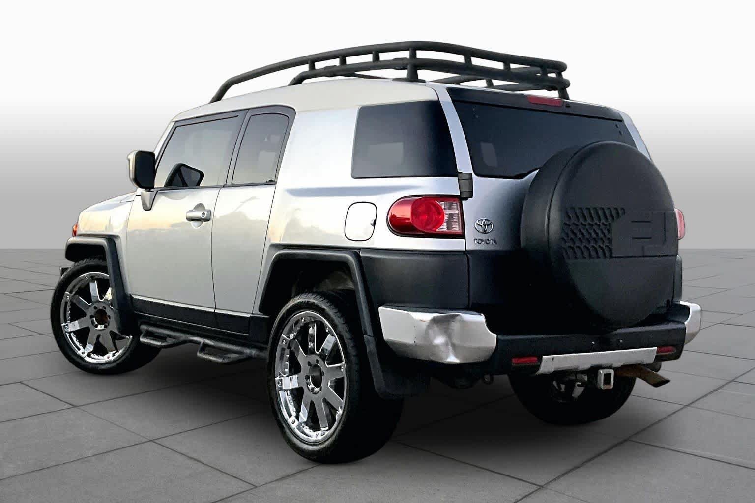 Used 2008 Toyota FJ Cruiser 2WD w/ Upgrade Pkg 1 image 11