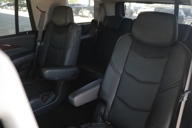Used 2015 Cadillac Escalade Premium image 35