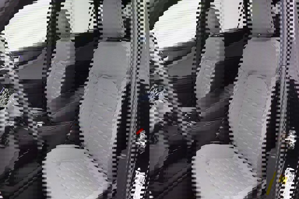 Used 2024 Volkswagen Atlas Cross Sport SEL R-Line image 17