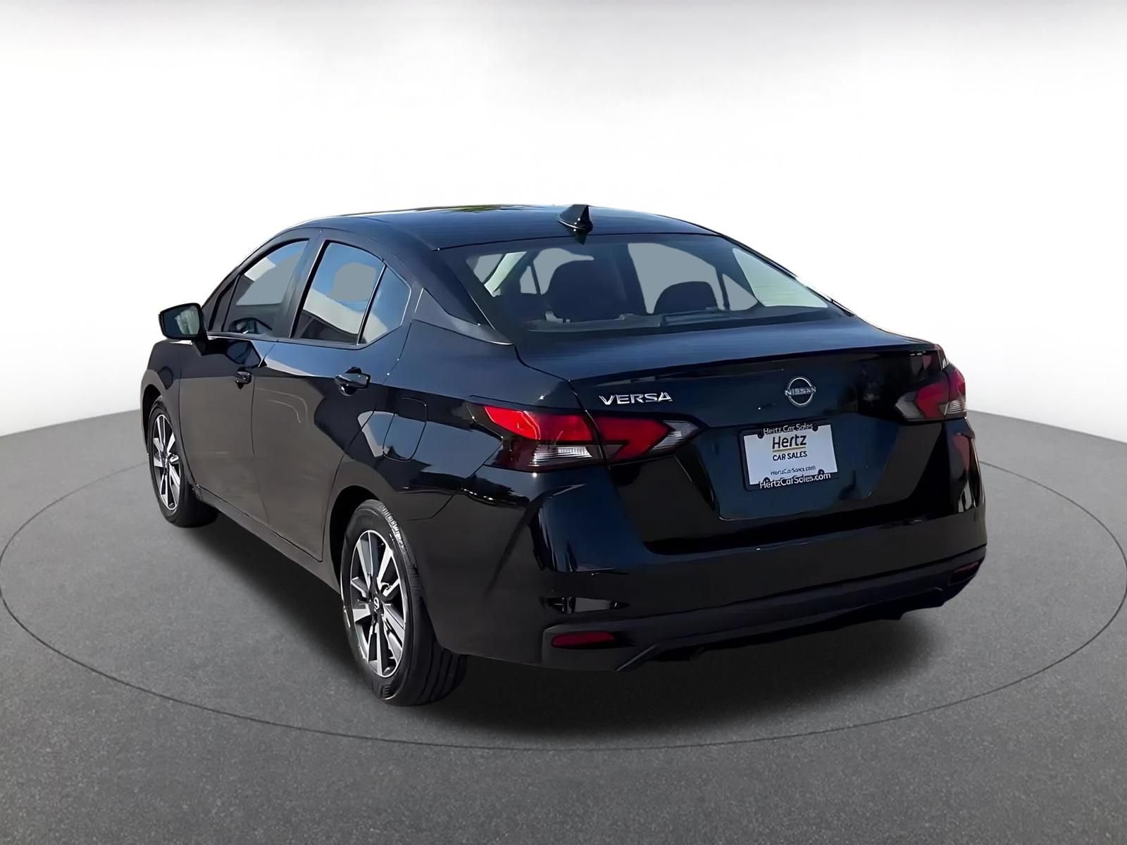 Used 2025 Nissan Versa SV FWD image 11