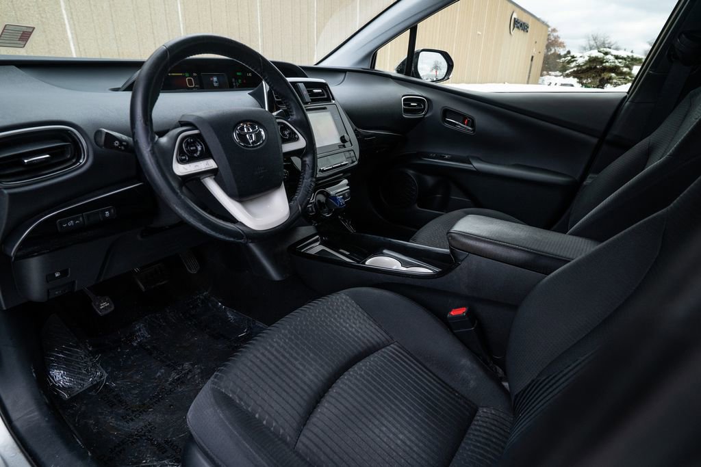 Used 2016 Toyota Prius Three image 12