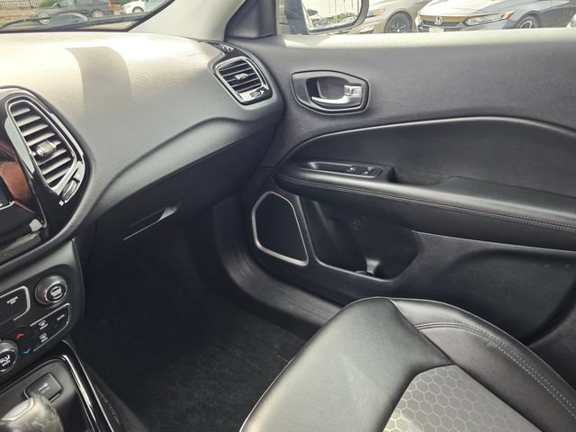 Used 2020 Jeep Compass Latitude FWD image 34