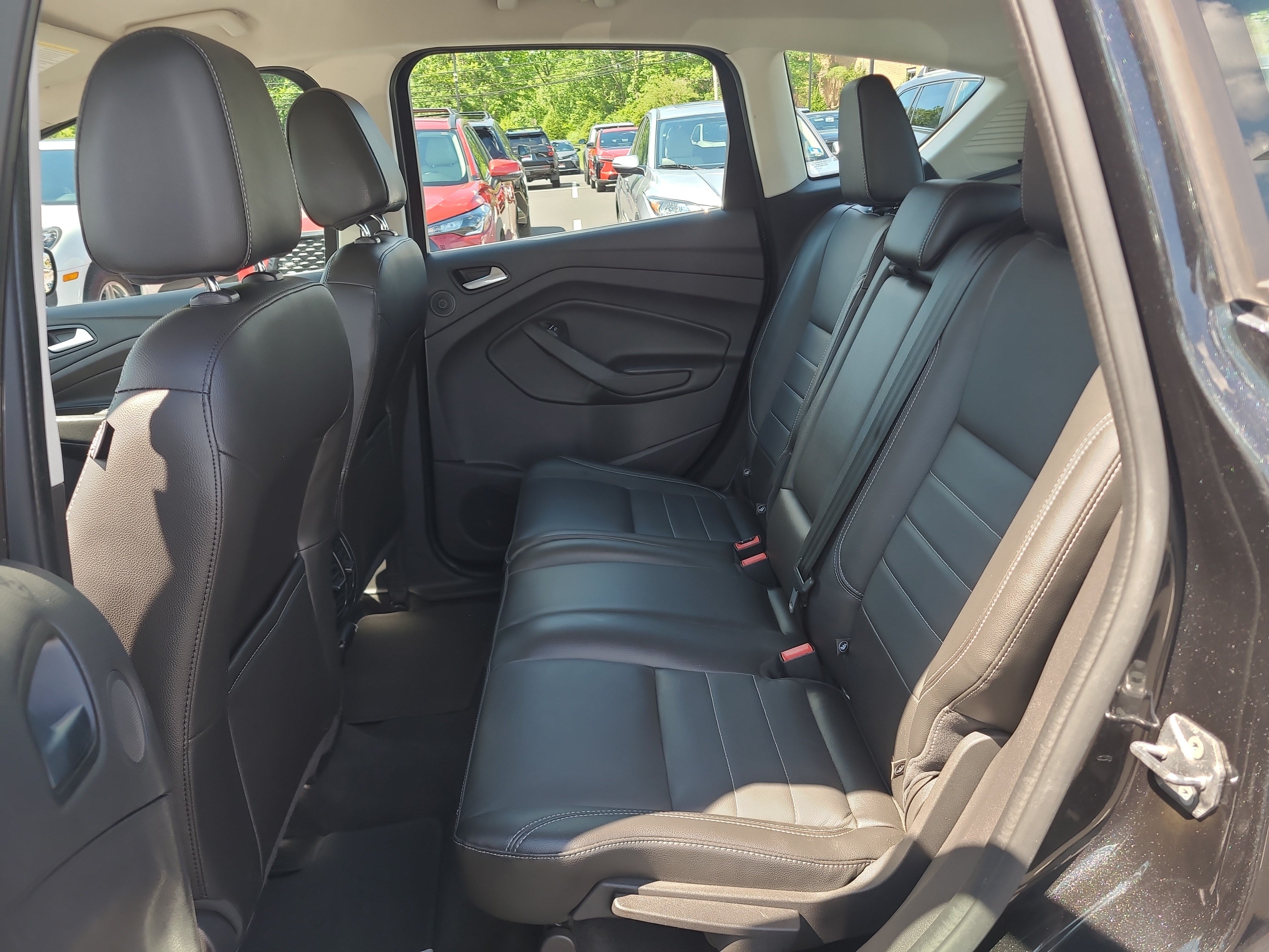 Used 2015 Ford C-MAX Energi SEL w/ Equipment Group 302A FWD image 27
