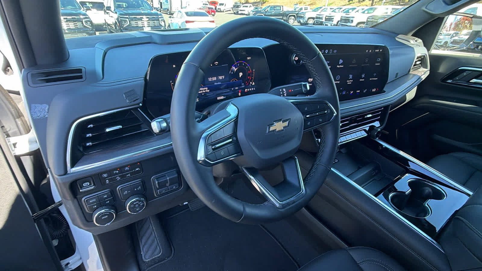 Used 2025 Chevrolet Tahoe LT w/ Comfort Package AWD/4WD image 10