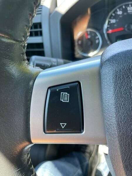 Used 2010 Jeep Liberty Limited w/ Tire & Wheel Group RWD image 23