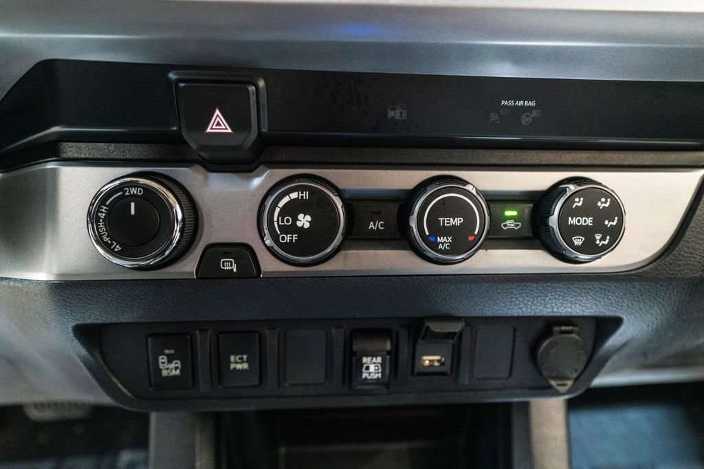 Used 2020 Toyota Tacoma SR5 w/ Technology Package AWD/4WD image 26