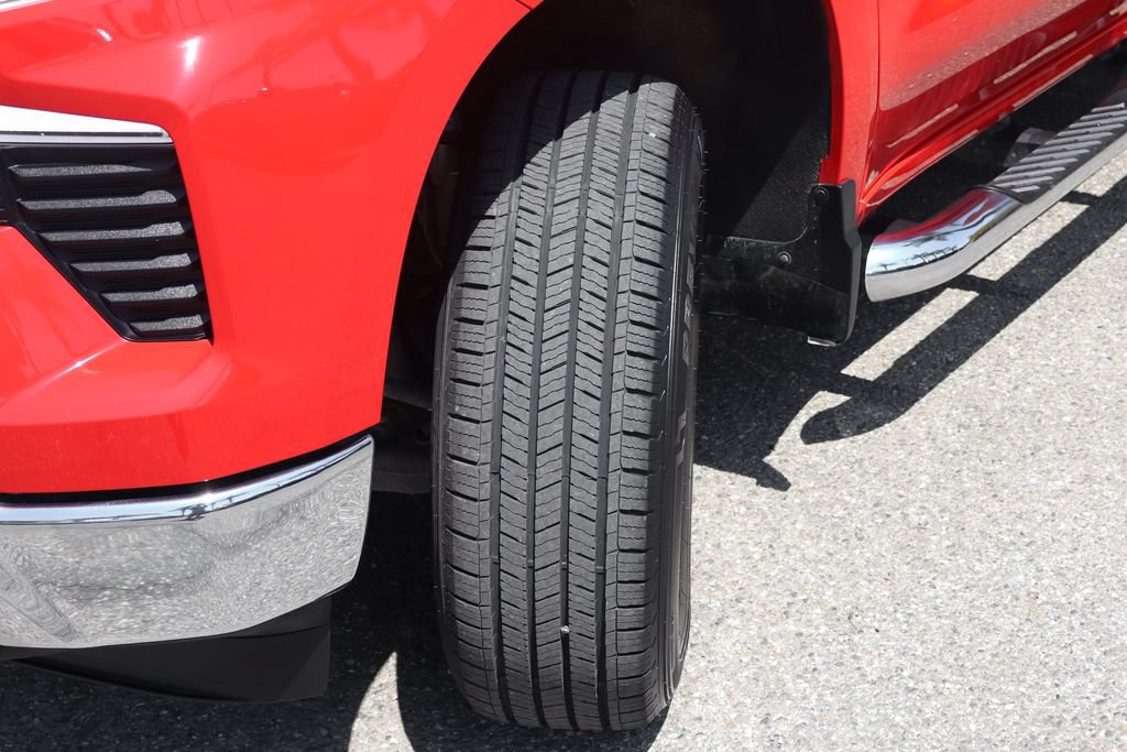Used 2025 Chevrolet Silverado 1500 LT RWD image 45