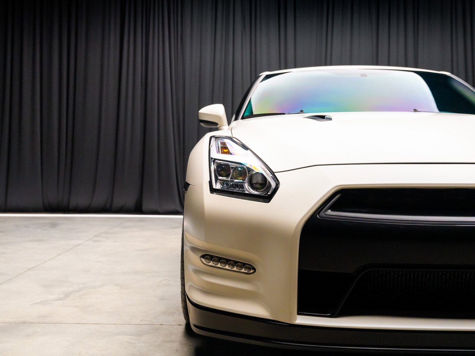 Used 2015 Nissan GT-R Premium image 22