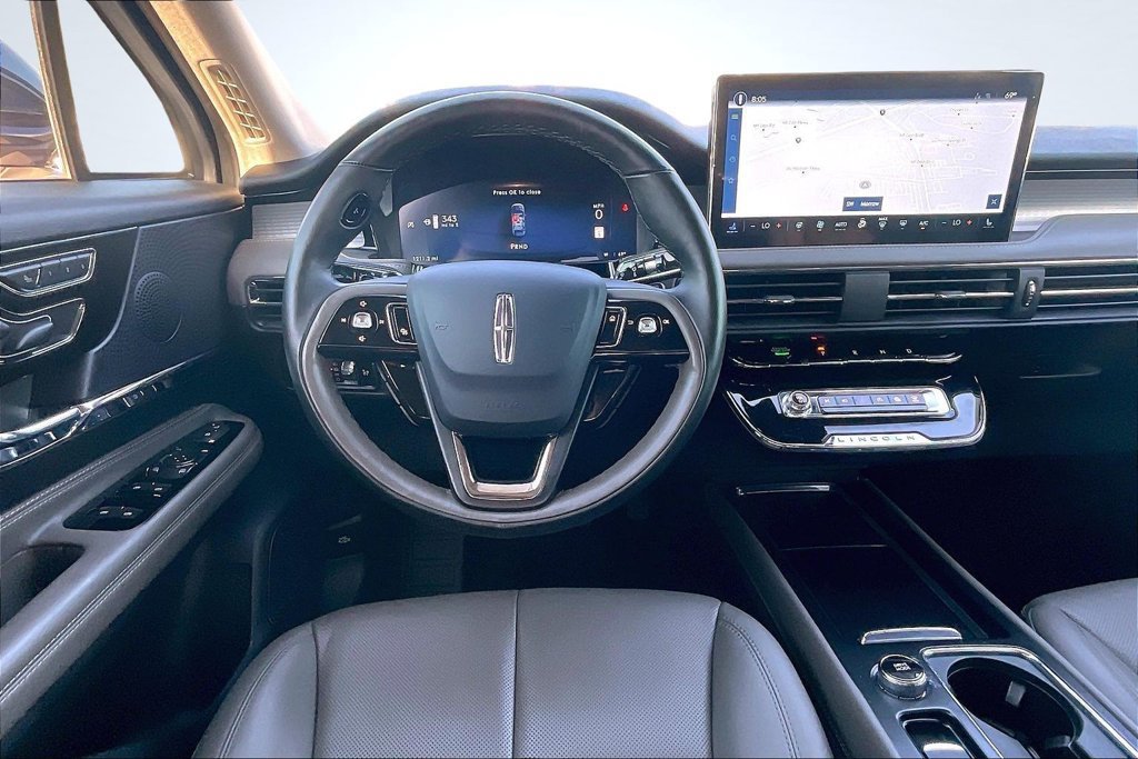 Used 2025 Lincoln Corsair Reserve FWD image 10