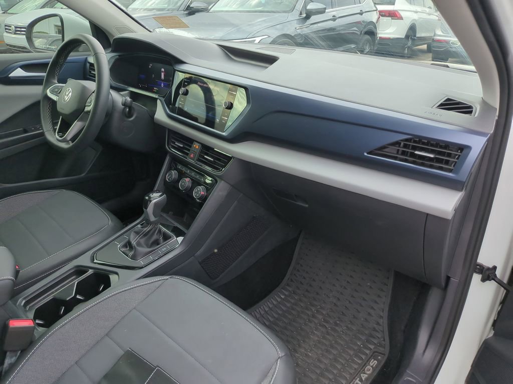 Certified 2023 Volkswagen Taos SE w/ Panoramic Sunroof Package FWD image 6