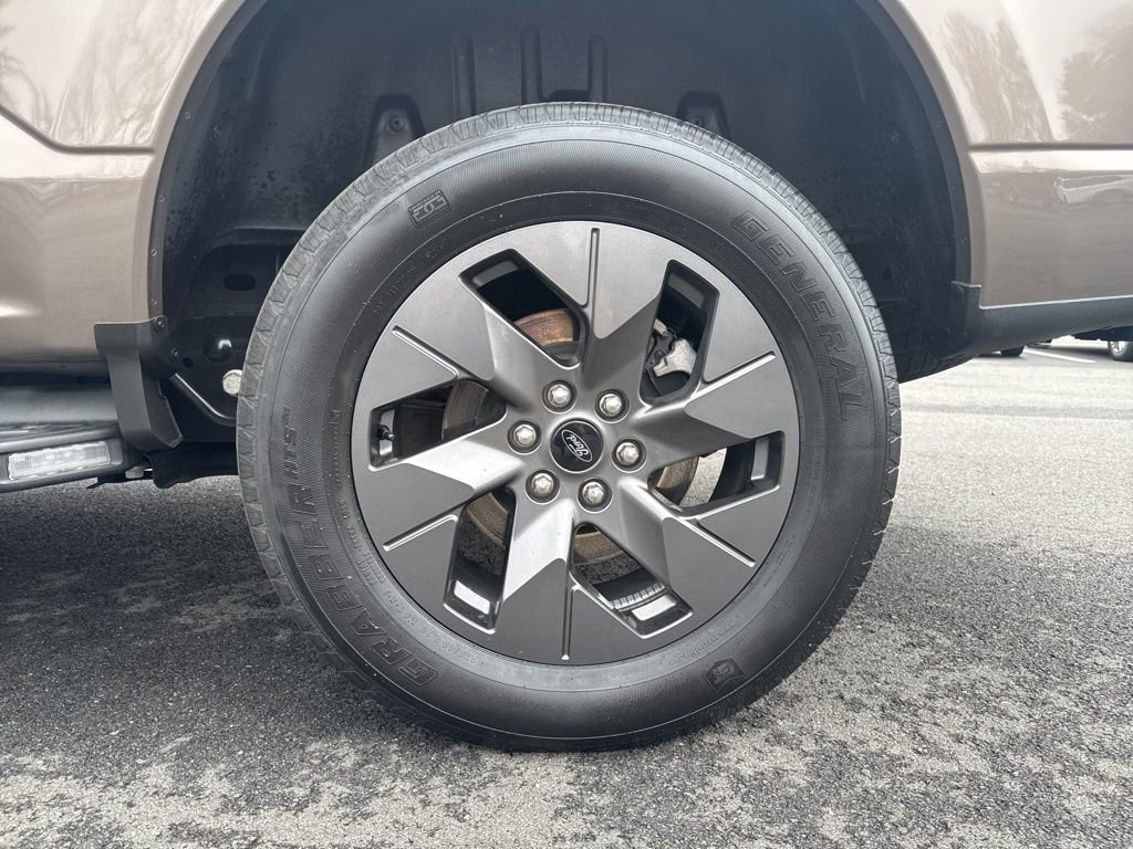 Used 2022 Ford F150 Lightning Lariat image 11