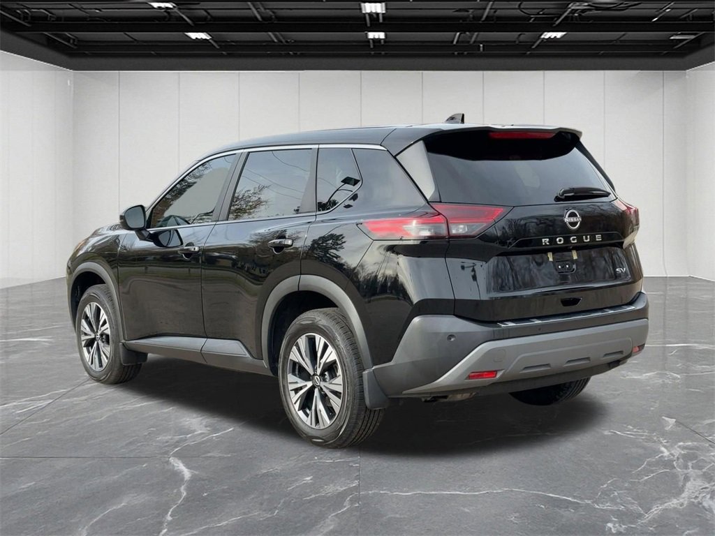 Used 2022 Nissan Rogue SV image 3