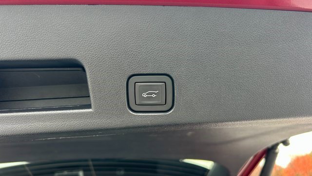 Certified 2024 Chevrolet Traverse RS image 17