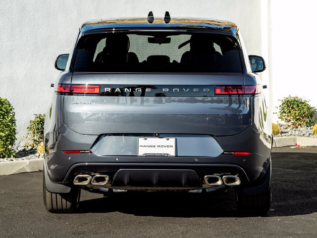New 2027 Land Rover Range Rover Sport Dynamic SE AWD/4WD image 8