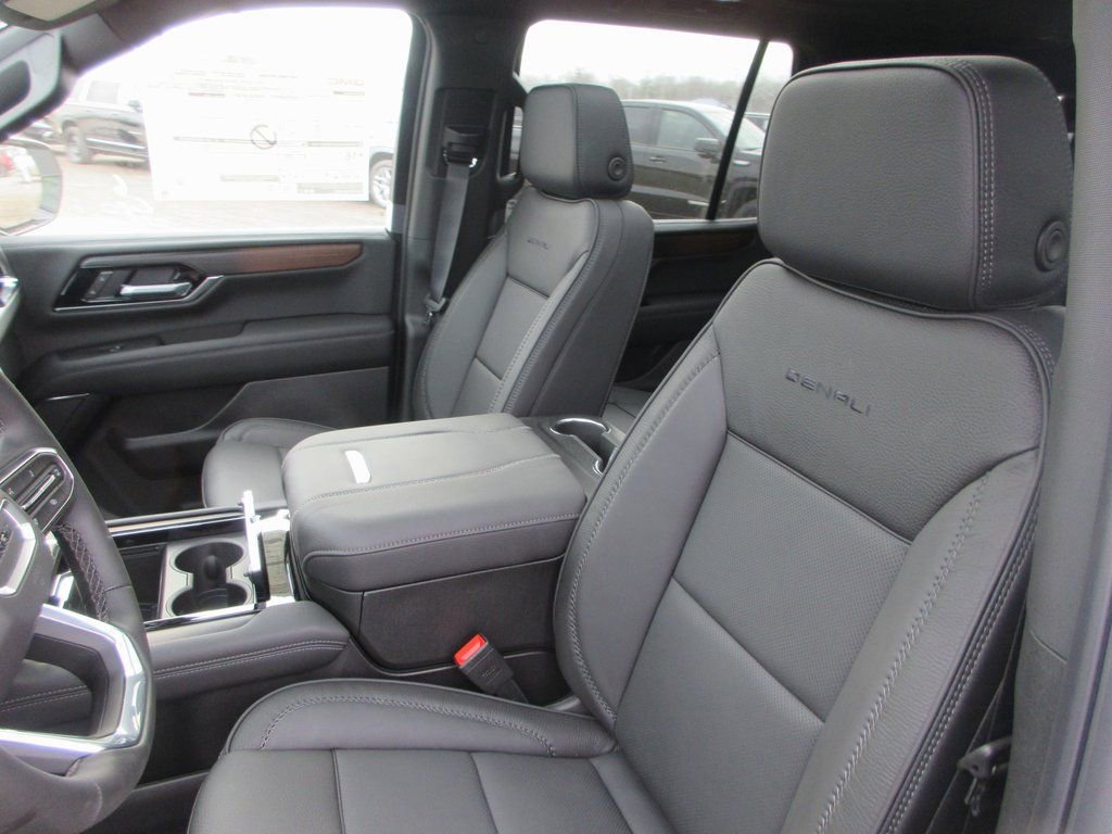New 2026 GMC Yukon Denali w/ Sun & Power Step Package image 12