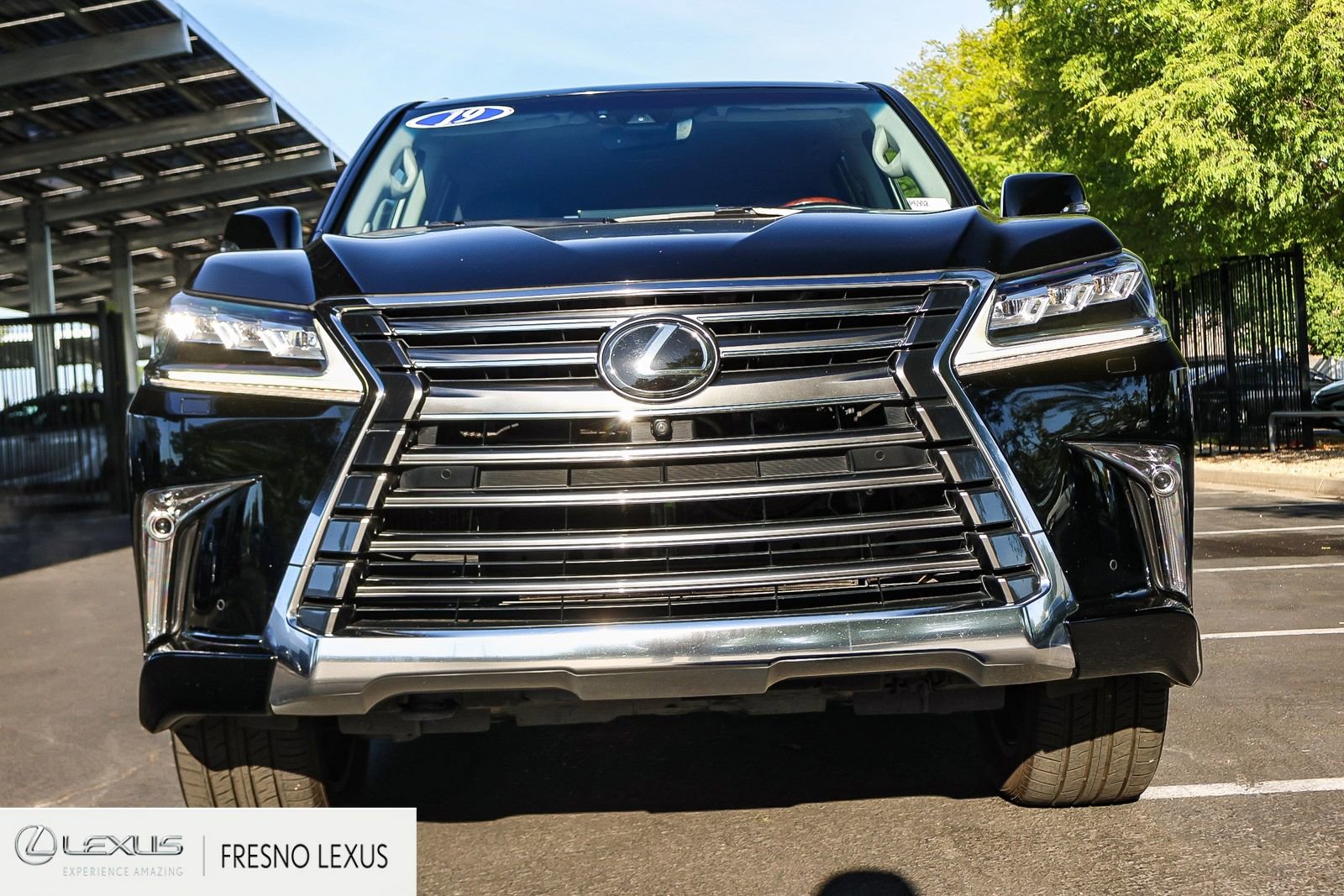 Used 2019 Lexus LX 570 4WD w/ Luxury Package image 2