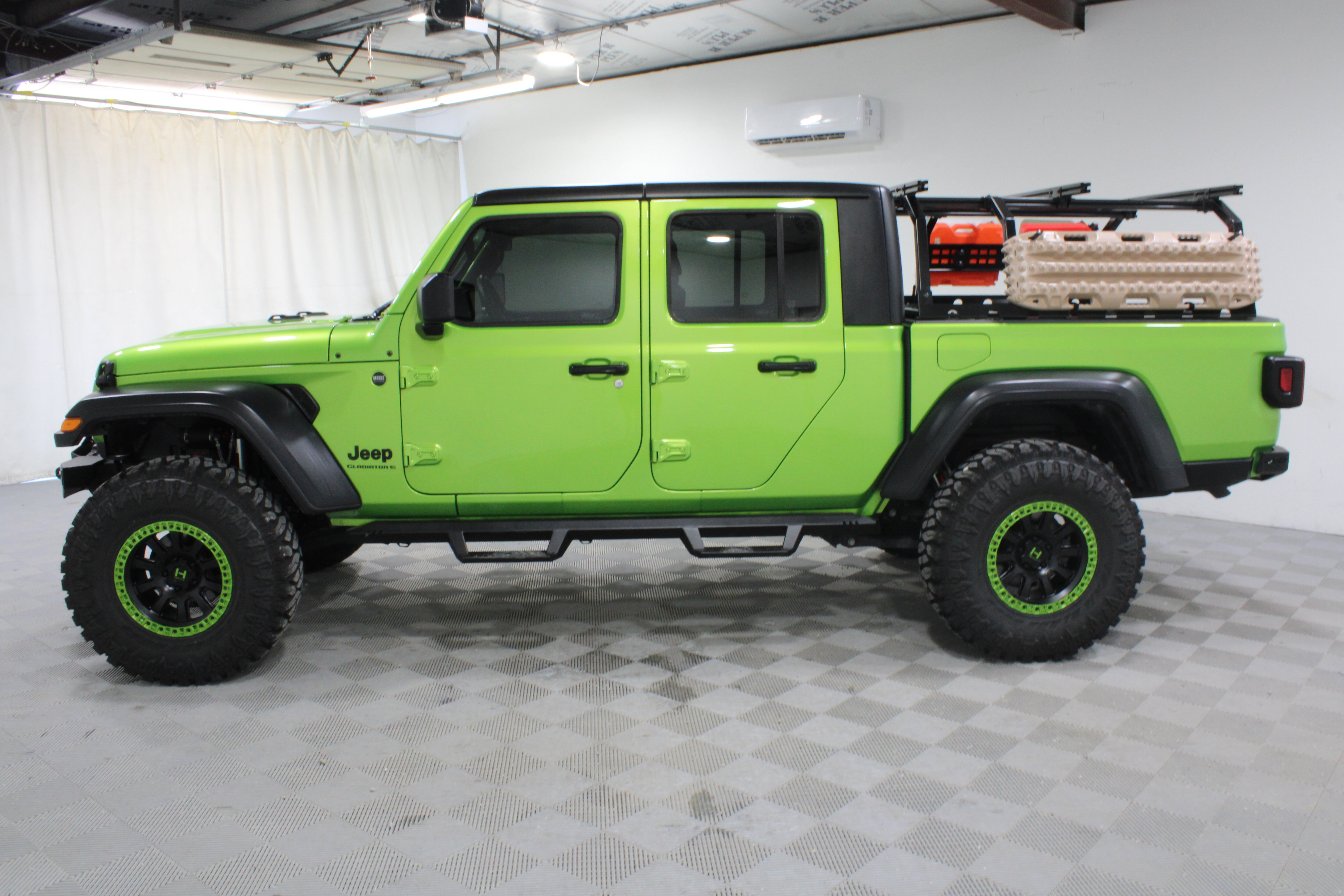 Used 2025 Jeep Gladiator Sport AWD/4WD image 31