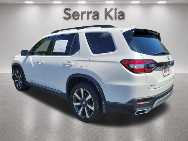 Used 2025 Honda Pilot Touring image 3