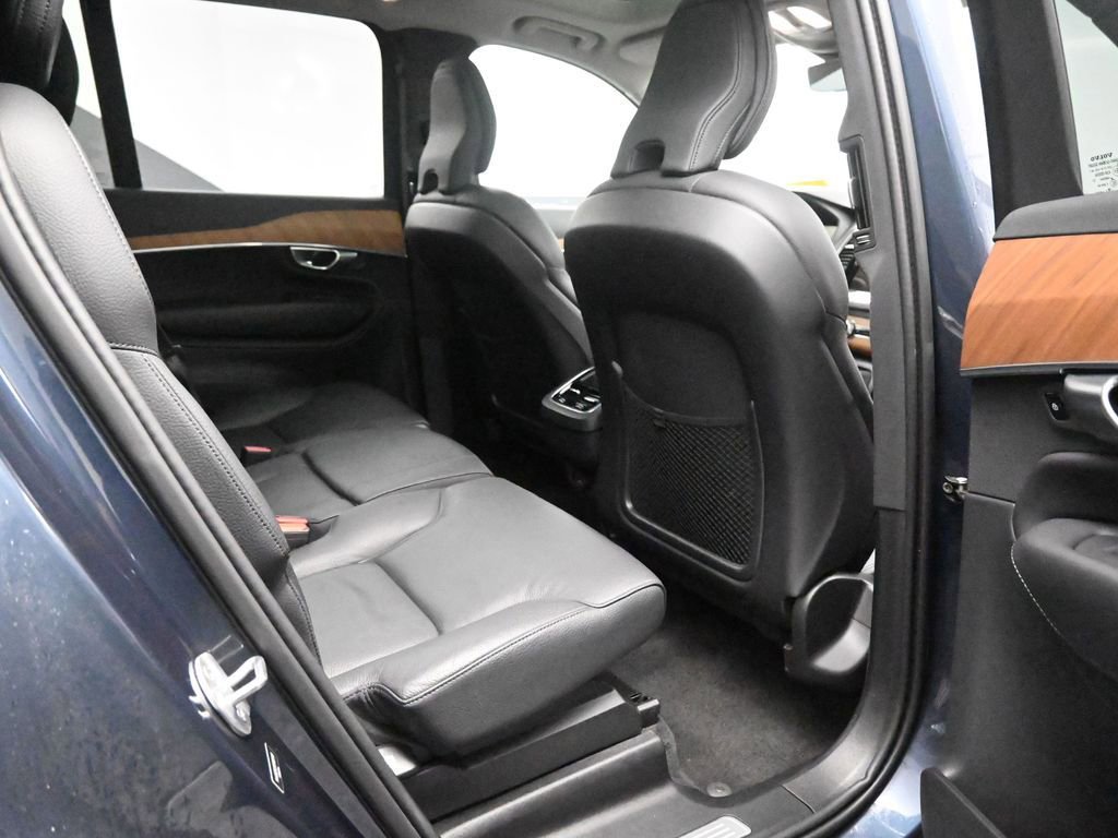 Used 2024 Volvo XC90 B6 Plus image 21
