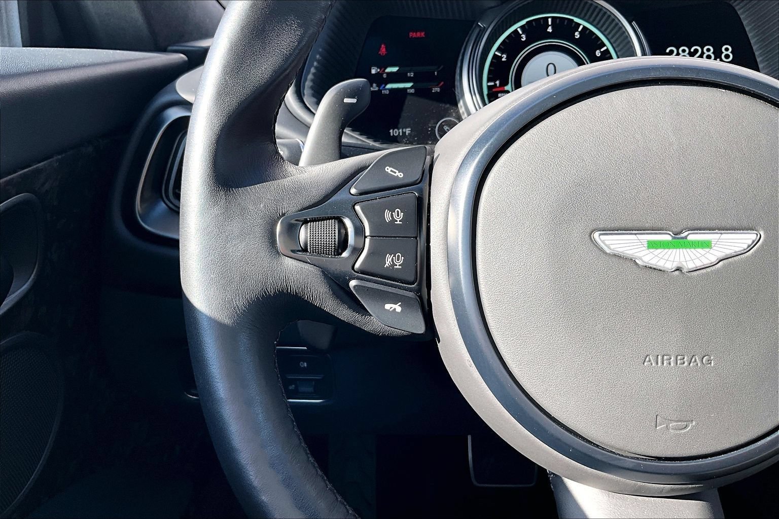 Used 2023 Aston Martin DB11 Coupe RWD image 16