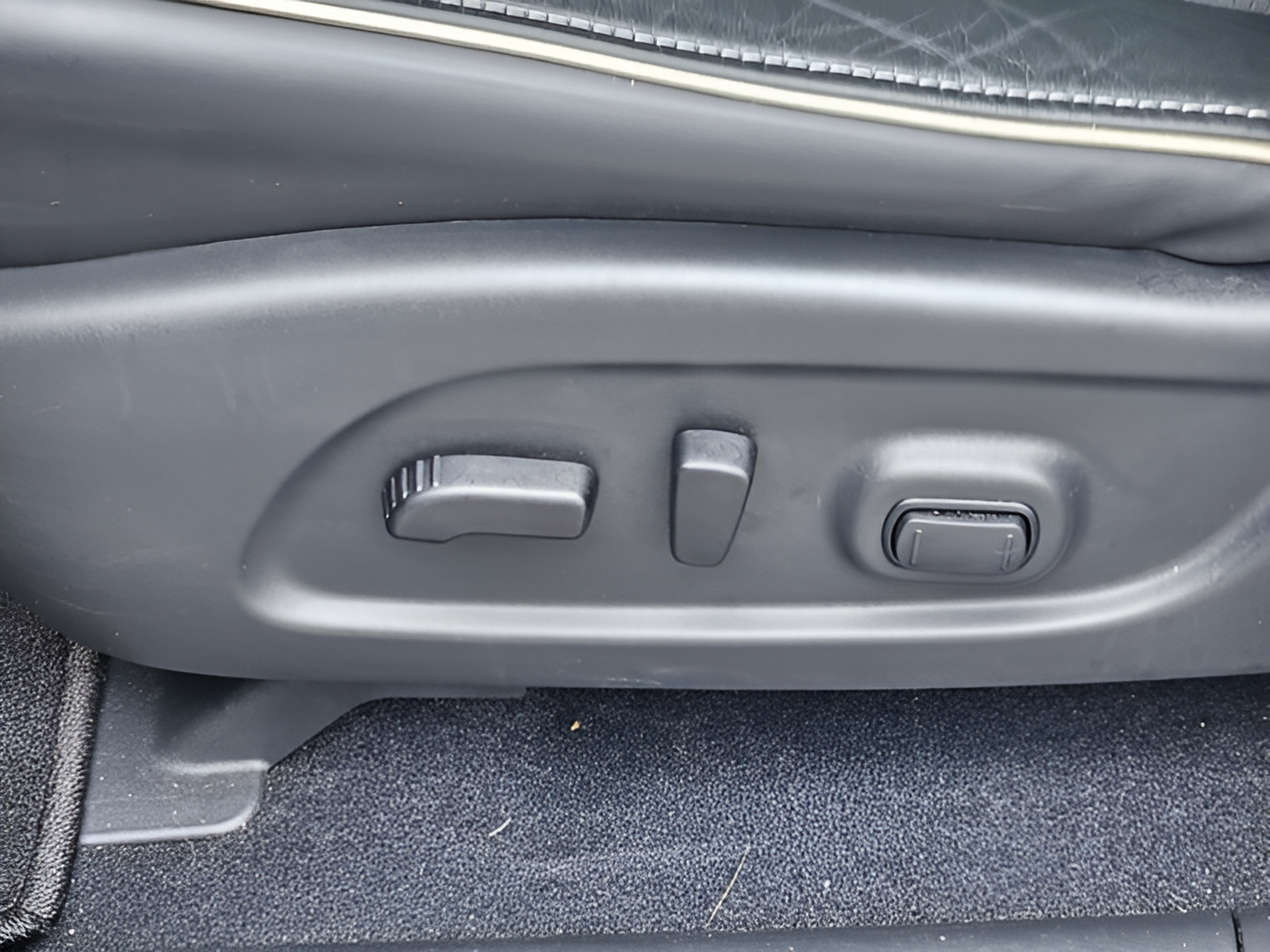 Used 2020 INFINITI QX60 Luxe w/ Essential Package FWD image 14