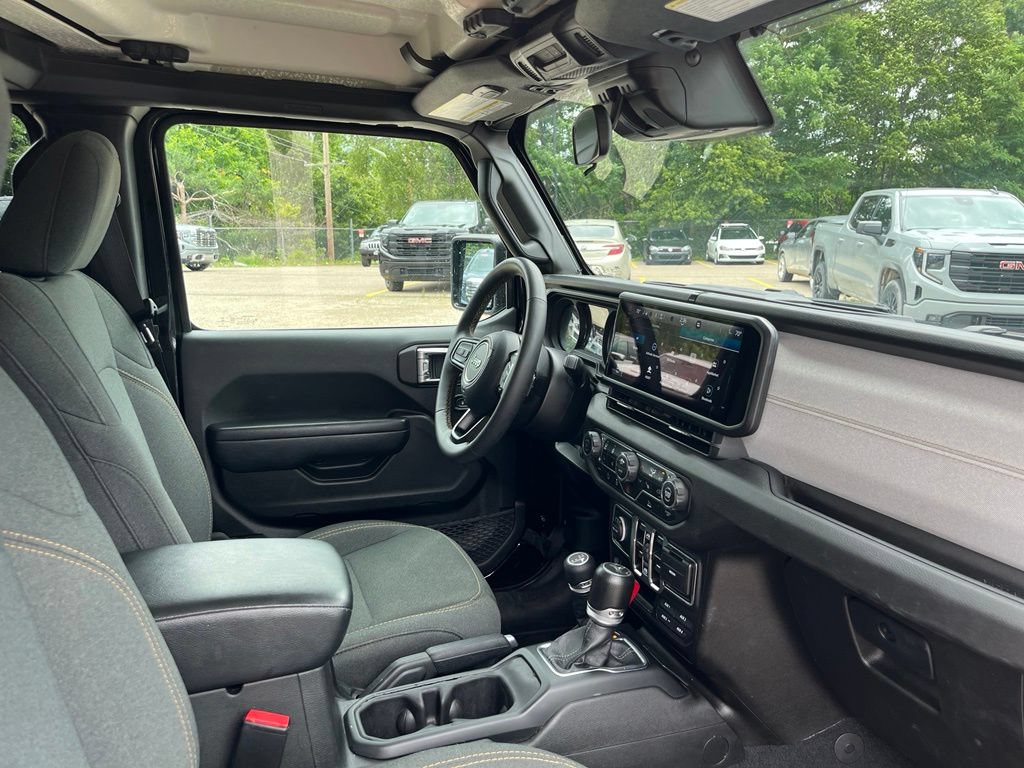 Used 2024 Jeep Wrangler Unlimited Sport AWD/4WD image 38