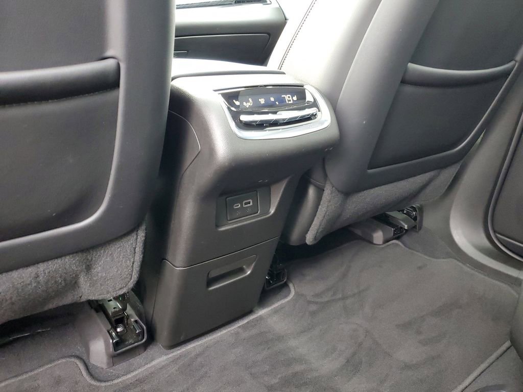 Used 2023 Cadillac XT6 Premium Luxury image 29