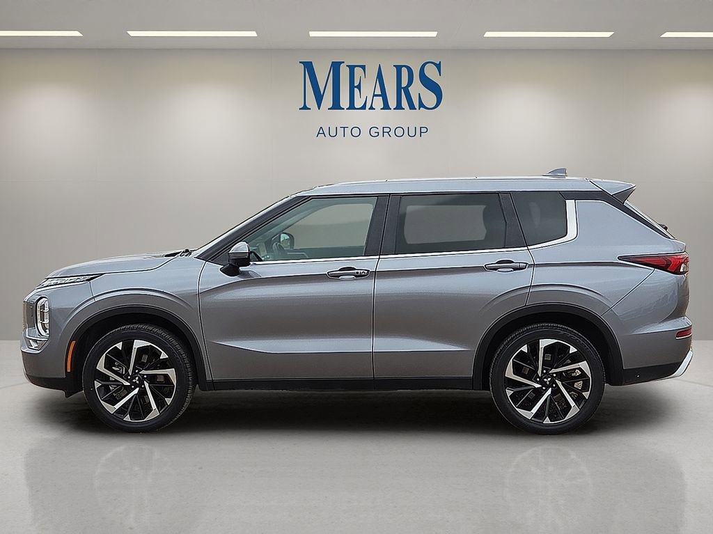 Used 2024 Mitsubishi Outlander SE AWD/4WD image 2