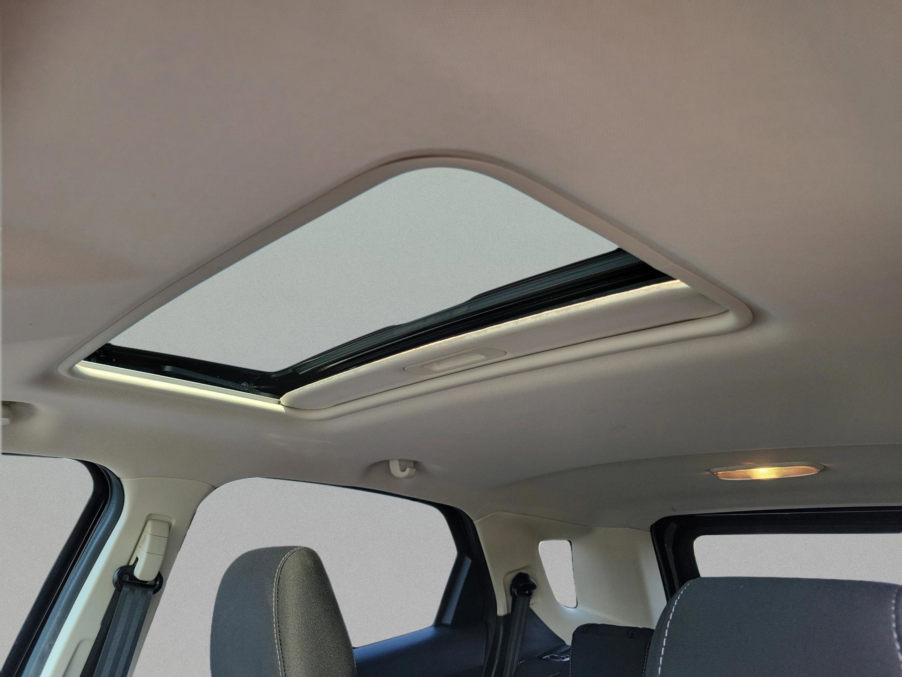 Used 2018 Ford EcoSport SE w/ SE Convenience Package FWD image 7