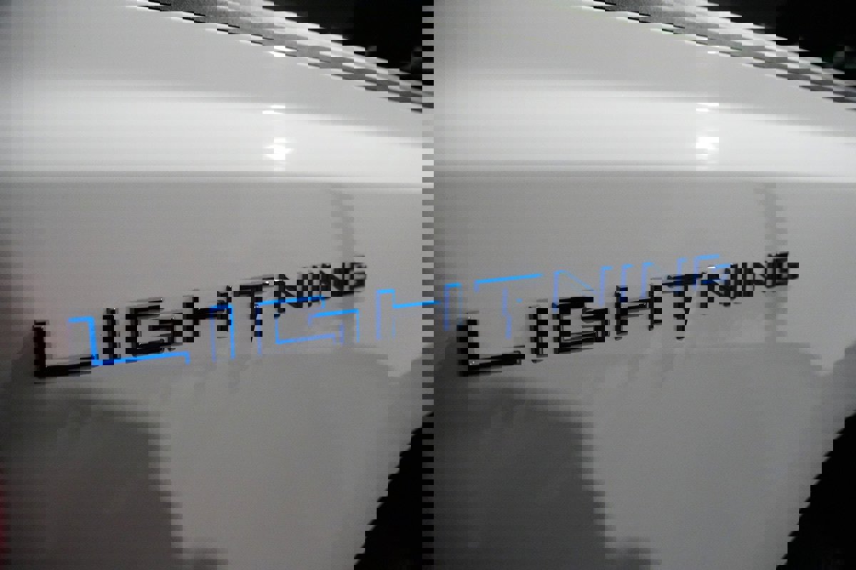 Used 2022 Ford F150 Lightning Pro image 38