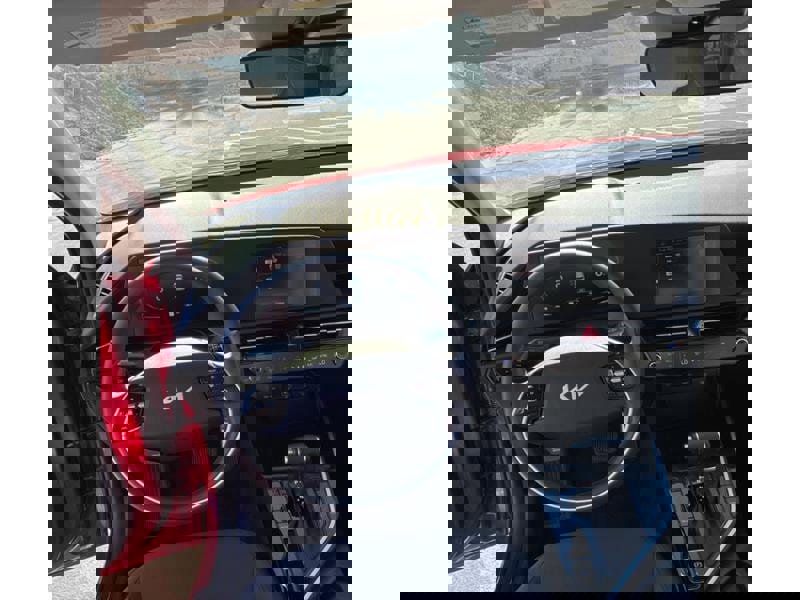 Used 2026 Kia Niro LX image 4