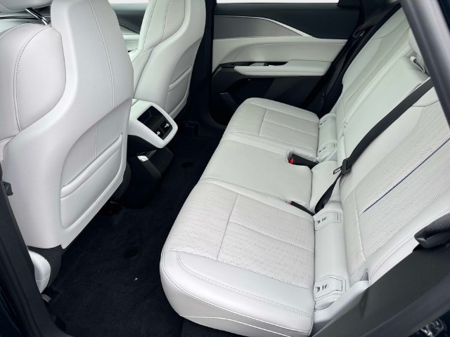 New 2027 Cadillac Lyriq Luxury w/ LPO, Floor Liner Package AWD/4WD image 13