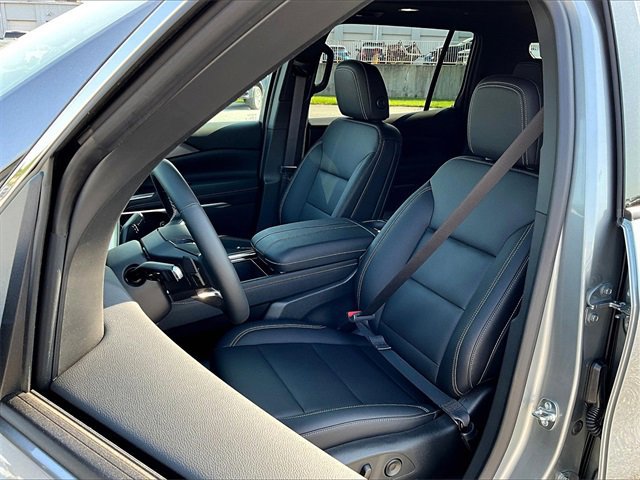 New 2025 Chevrolet Traverse LT w/ Sun and Wheel Package image 9