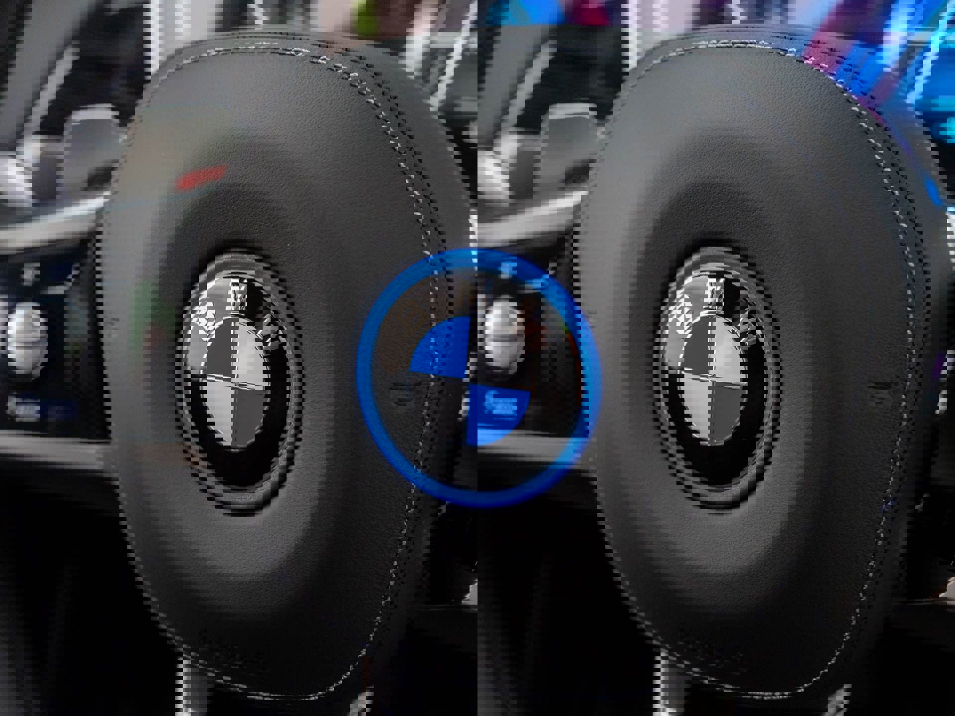 New 2026 BMW 750e xDrive w/ Executive Package image 30