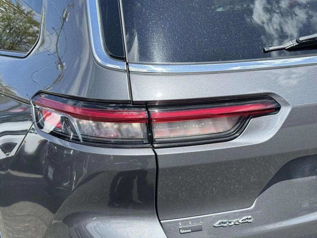 Used 2021 Jeep Grand Cherokee L Limited AWD/4WD image 8
