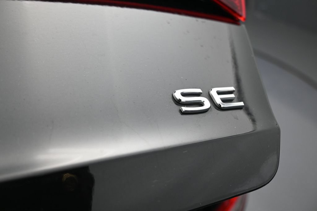 Used 2025 Volkswagen Jetta SE FWD image 33