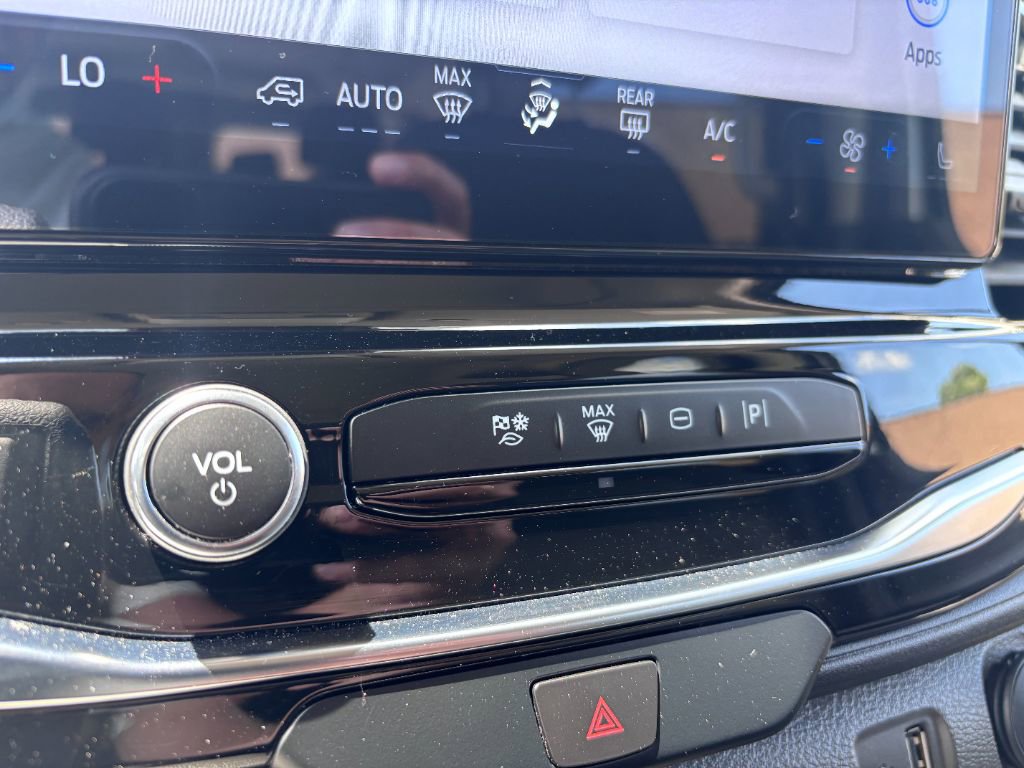 Used 2024 Ford Transit 350 XLT image 22