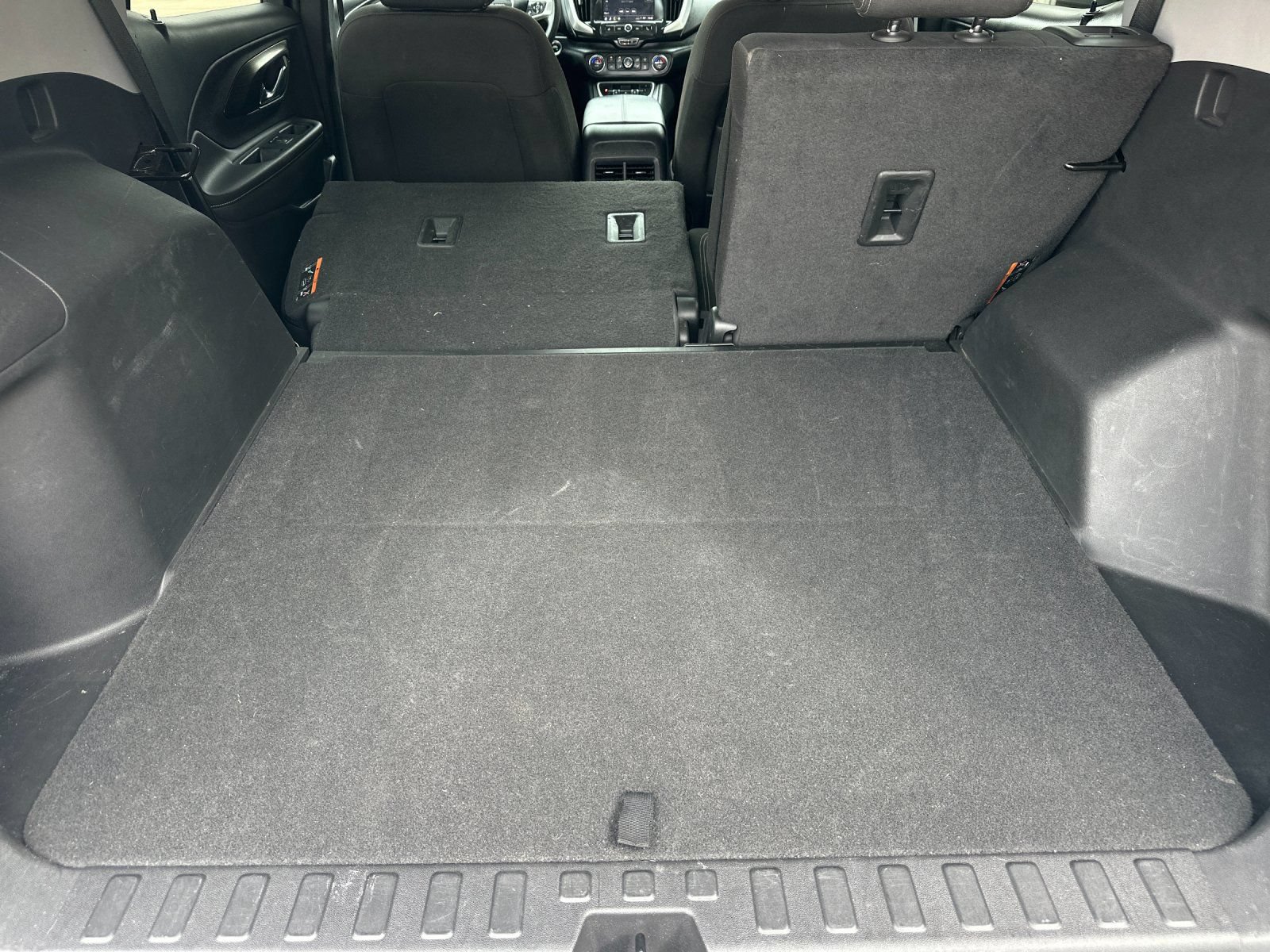 Used 2023 GMC Terrain SLE w/ Driver Convenience Package FWD image 15