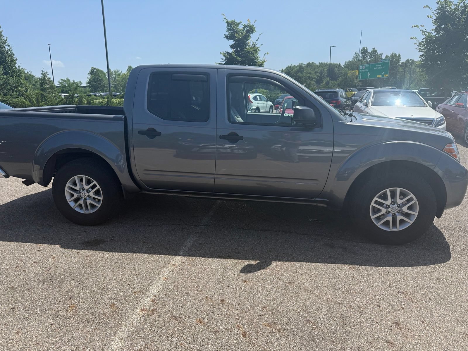 Used 2019 Nissan Frontier SV RWD image 4