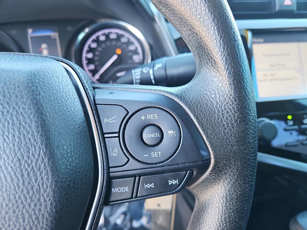 Used 2020 Toyota Camry LE image 22