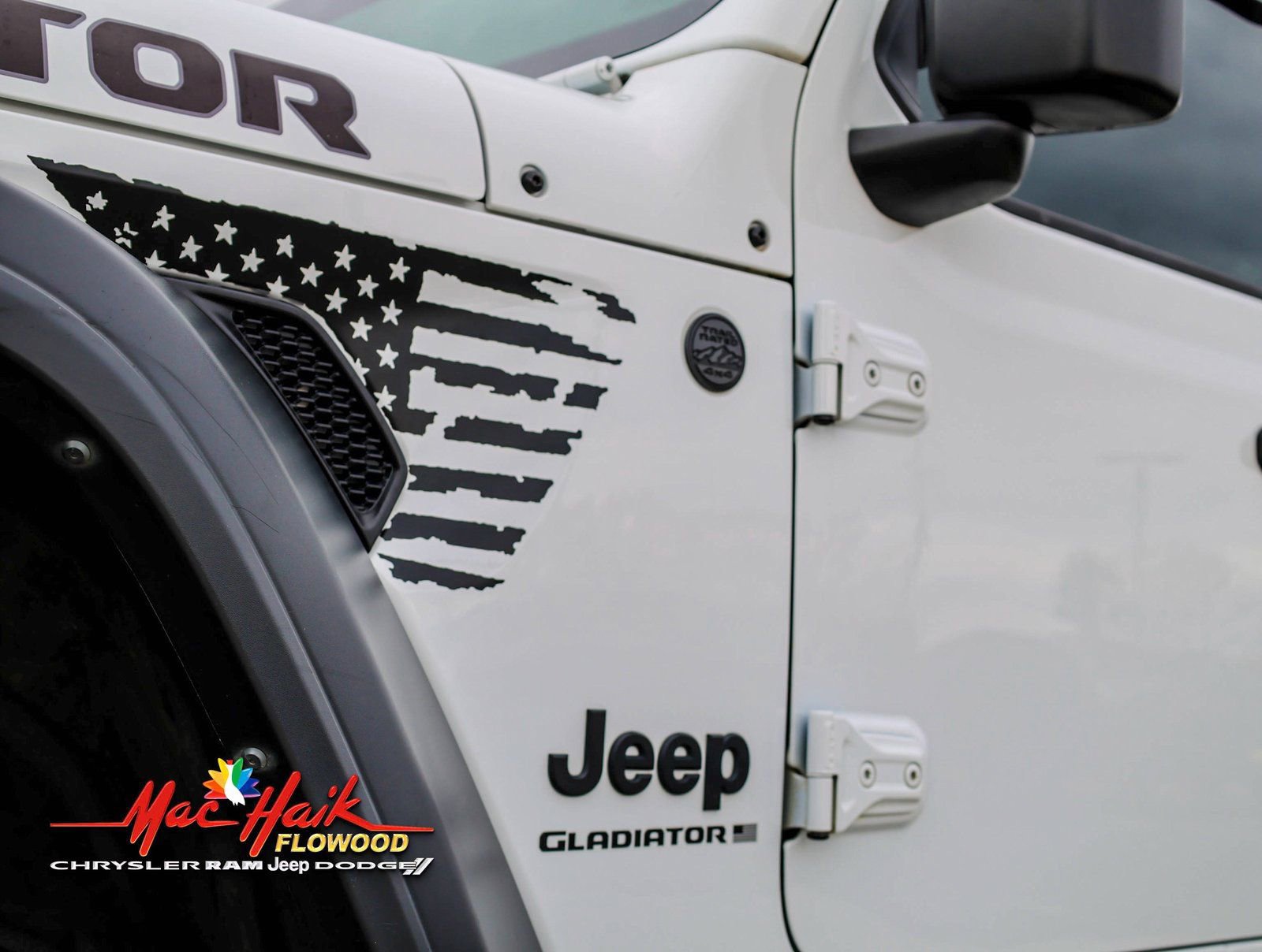 Used 2023 Jeep Gladiator Sport image 3