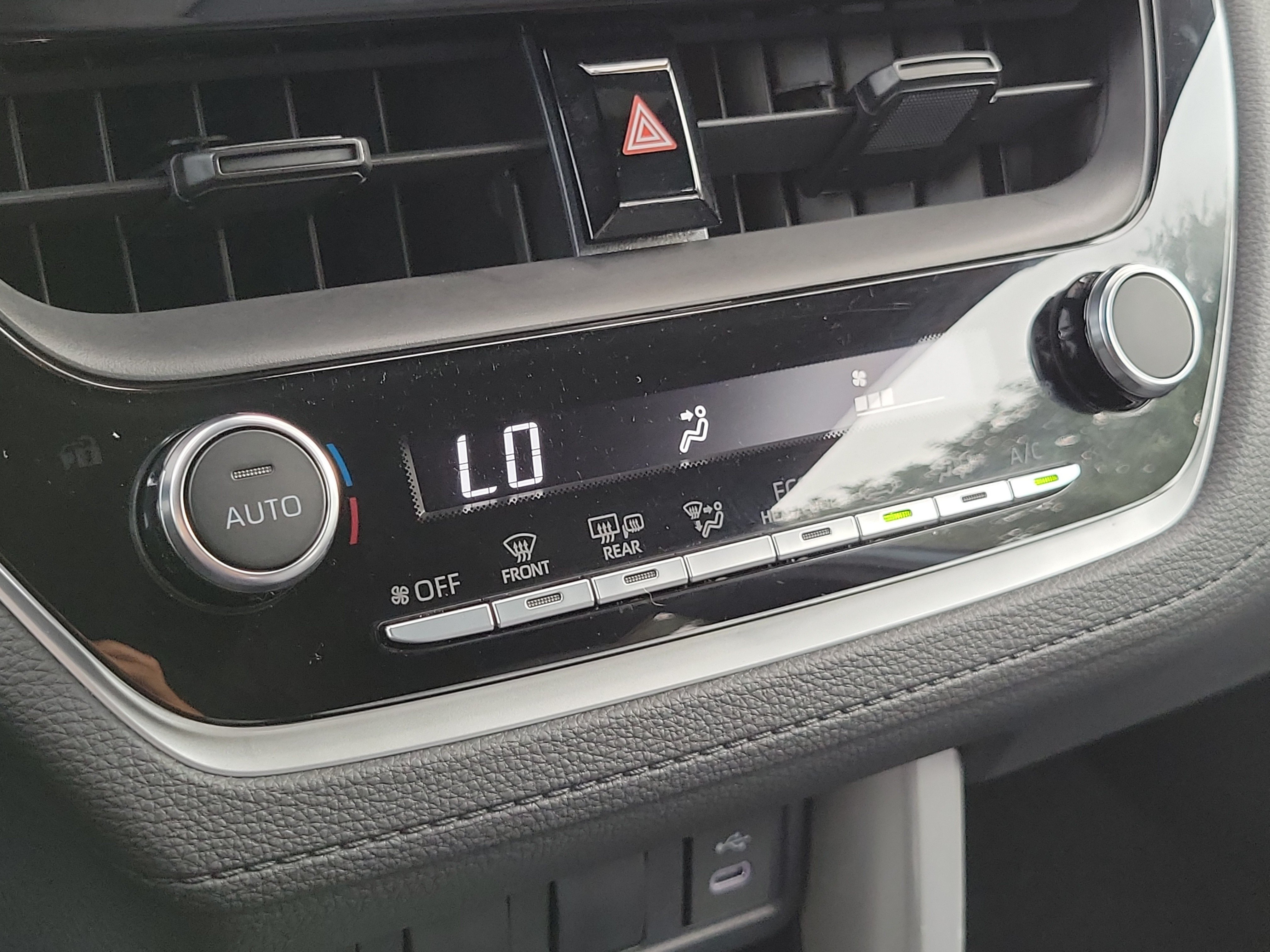 Certified 2024 Toyota Corolla Cross AWD Hybrid image 31