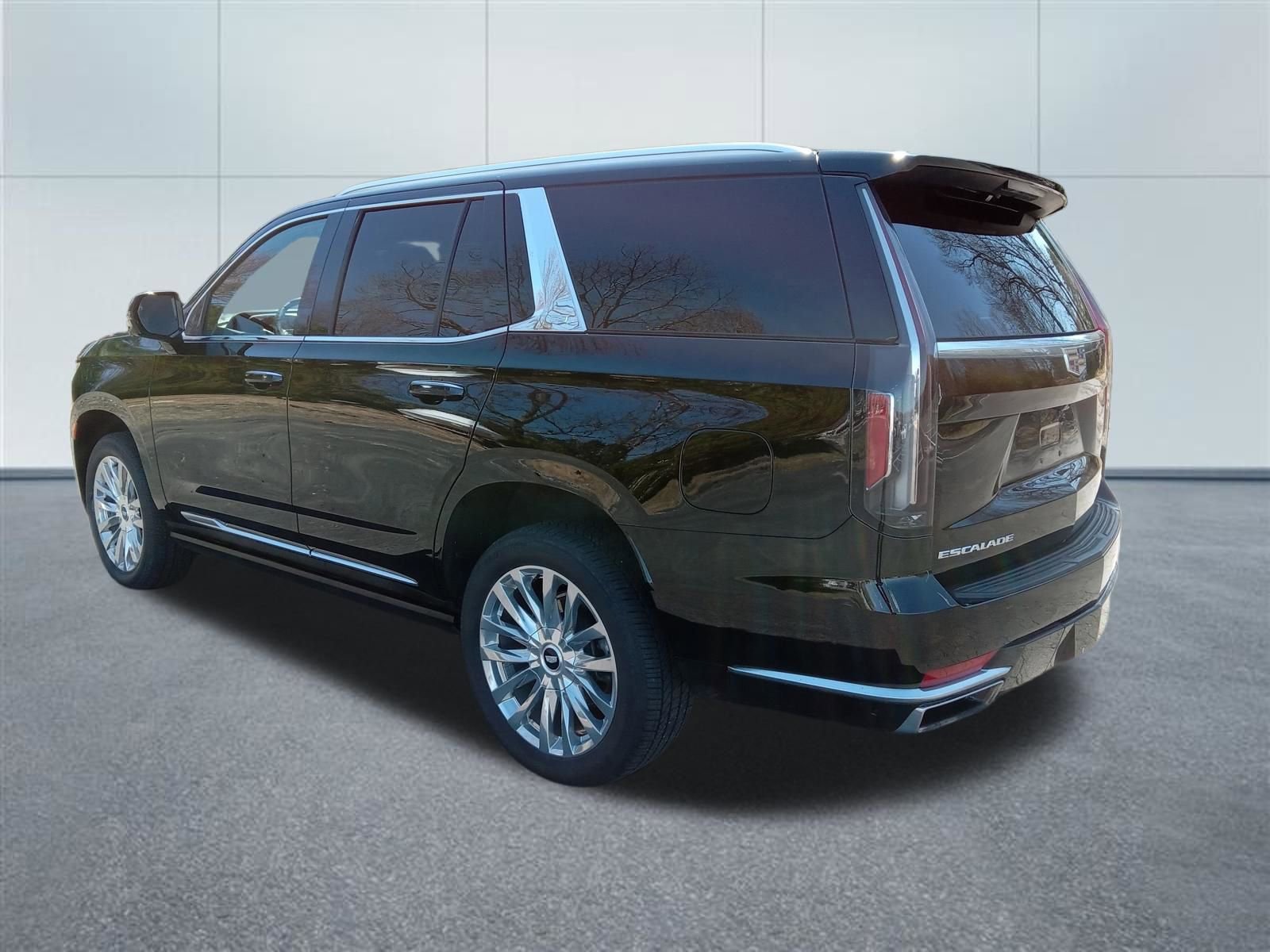 Certified 2023 Cadillac Escalade Premium Luxury w/ Performance Package AWD/4WD image 3