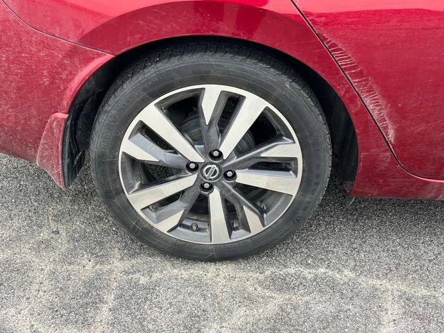 Used 2020 Nissan Versa SR w/ Convenience Package image 13