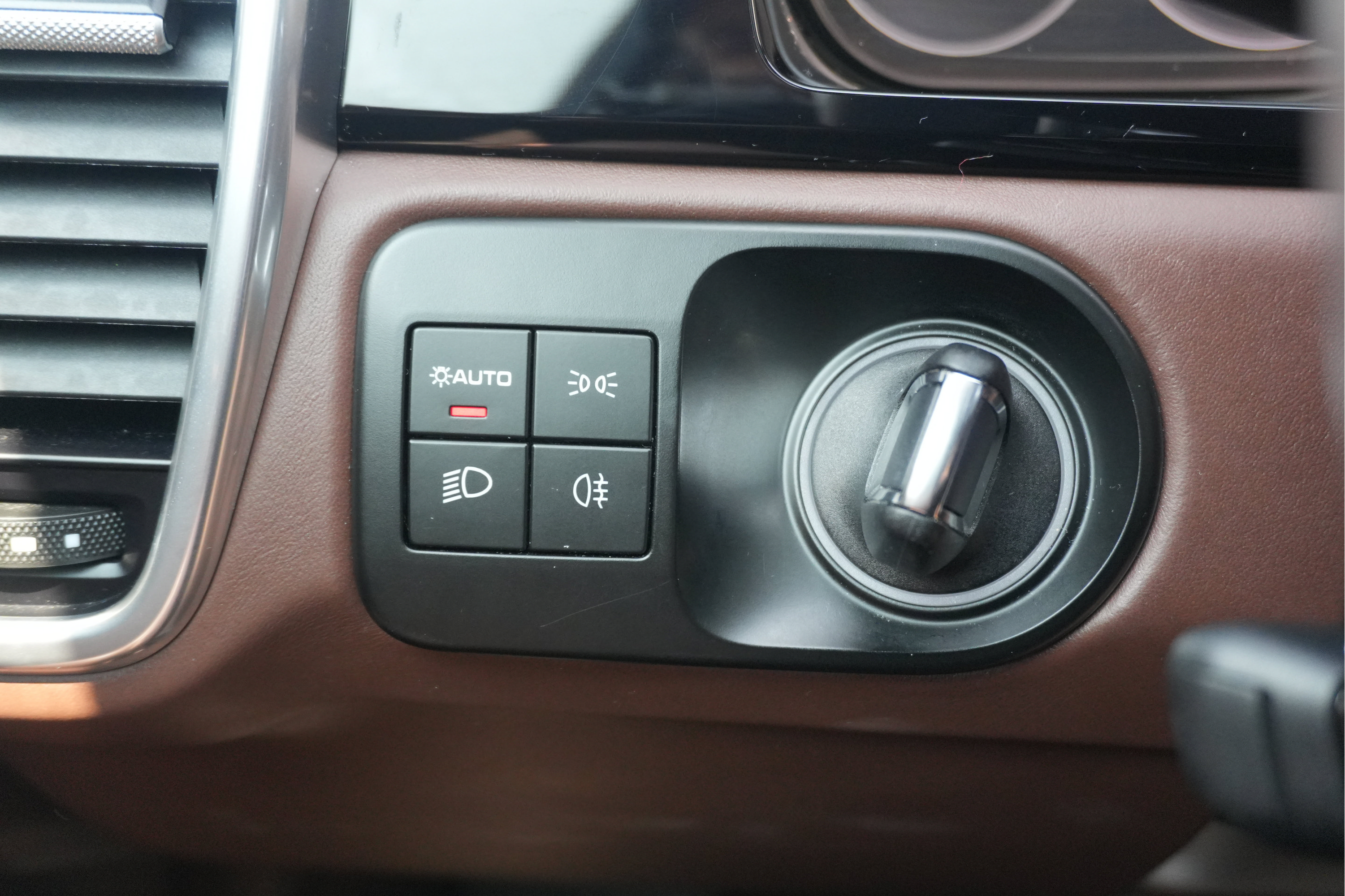 Used 2022 Porsche Cayenne S AWD/4WD image 27