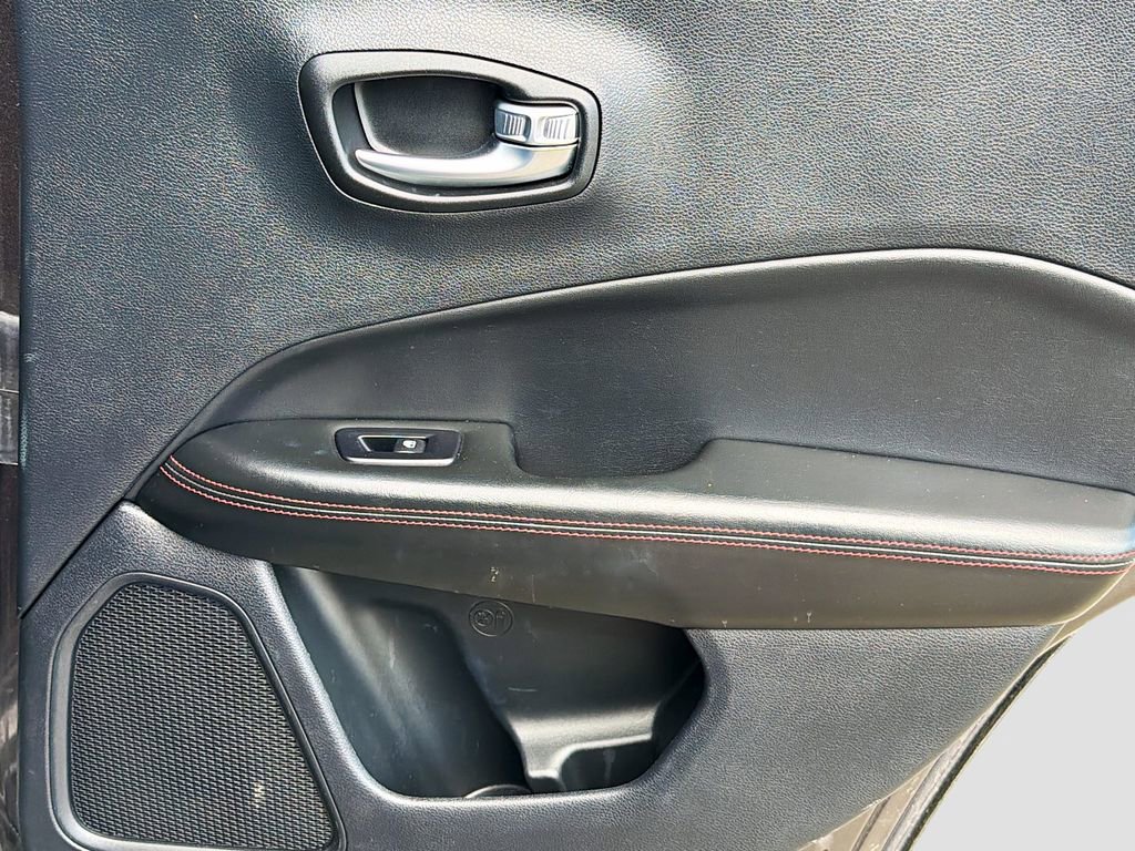 Used 2020 Jeep Compass Trailhawk image 31